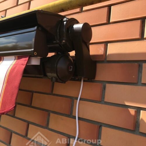 Фотографии выполненных работ компании «ABIE-GROUP» Испанской маркизы Classic box с электроприводом и датчиком ветра. г.Одинцово, Московская область